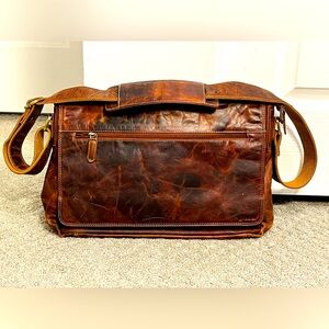 Valenchi Laptop Bag Messenger, Distressed Leather, Crossbody Old Money Academia
